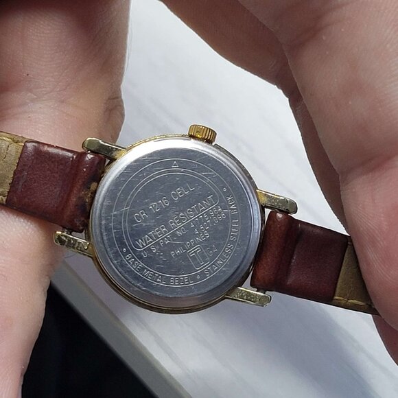 Acqua Indiglo Gold Tone Watch - For Parts & Repair - Picture 2 of 3